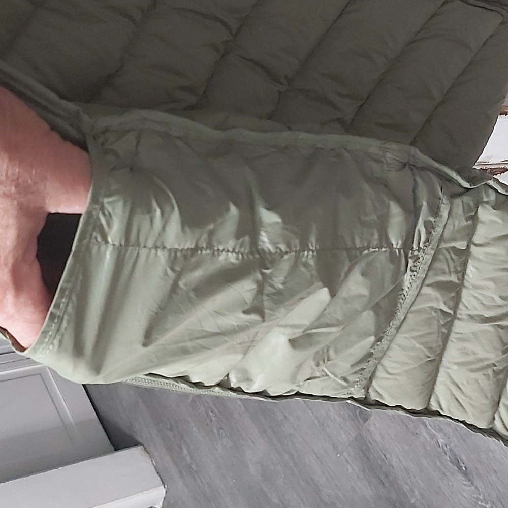 Packable Puffer Coat - Picture 9 of 11